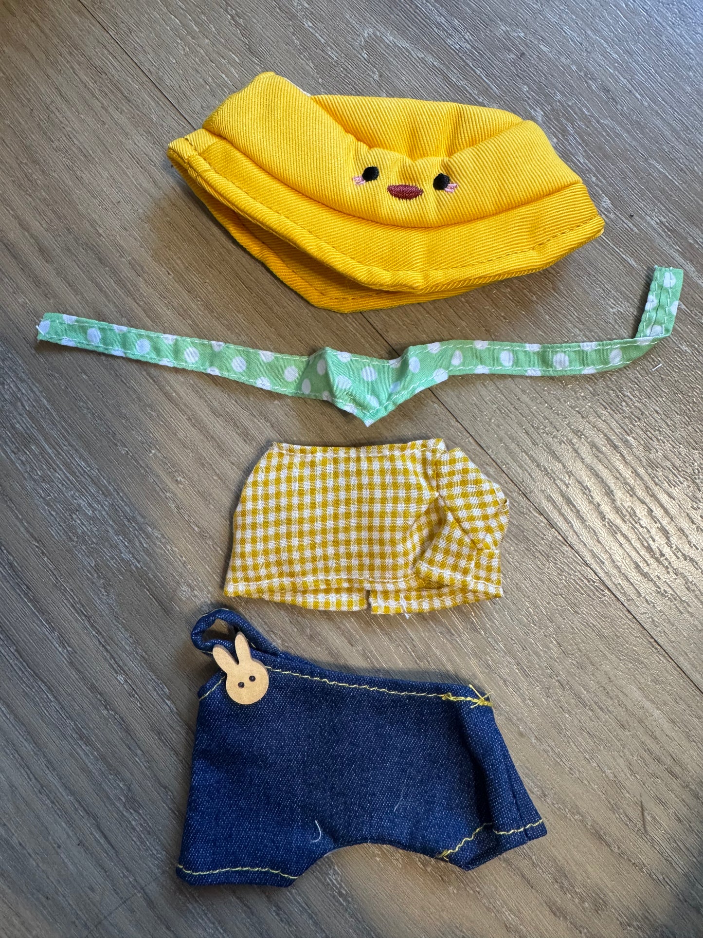 Plaid Ducky Outfit