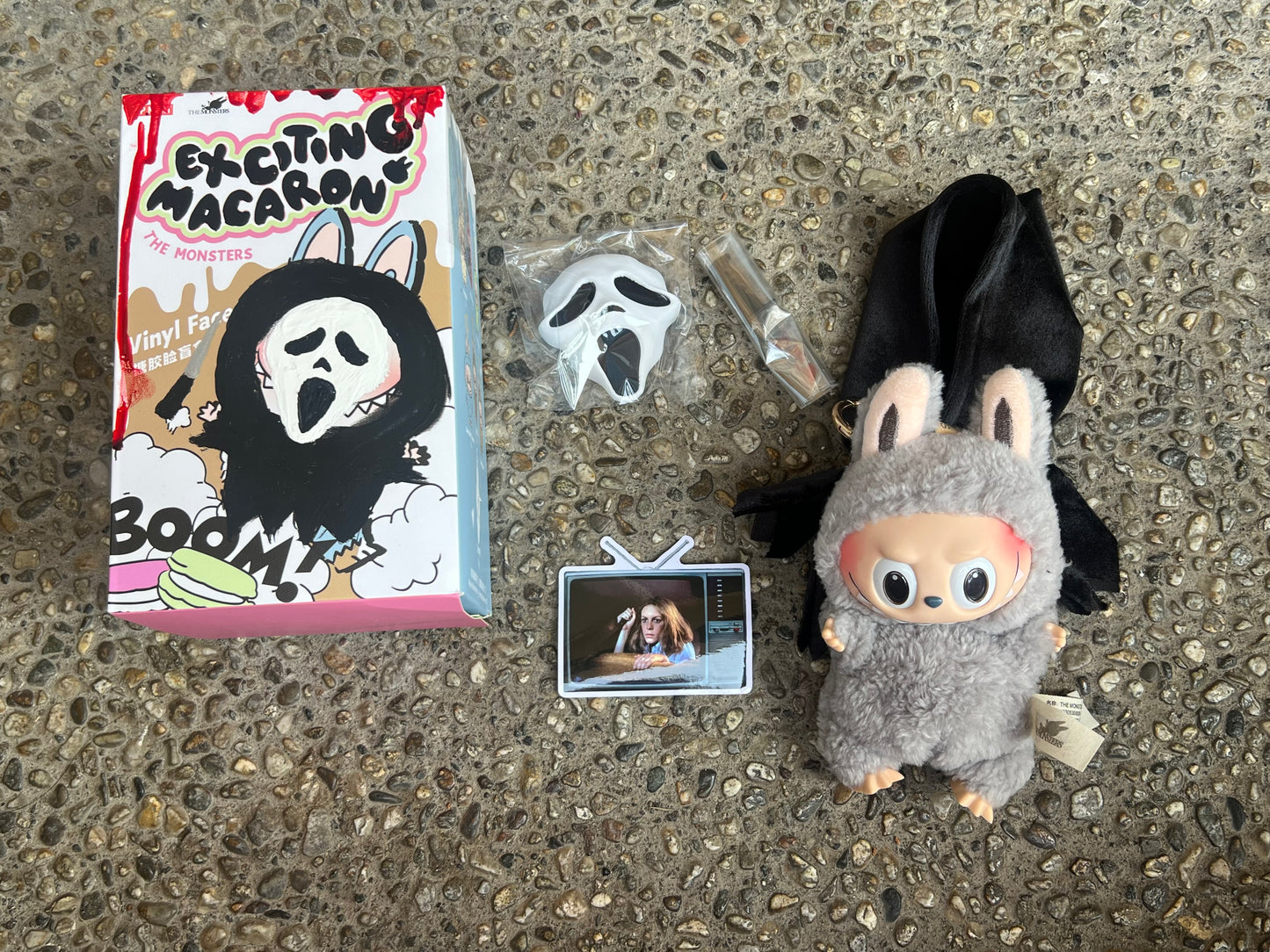 Ghostface Limited Edition Costume Bundle