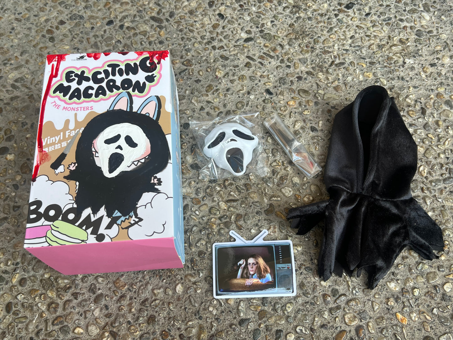 Ghostface Limited Edition Costume Bundle