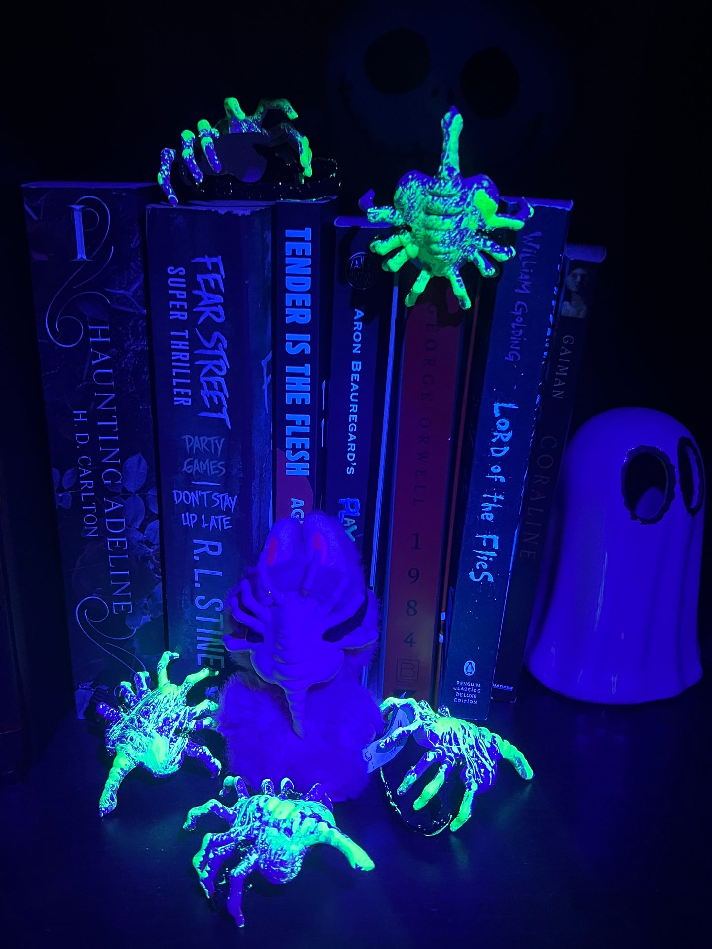 Labubu Pin for Love Baby Face Hugger